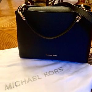 💕Michael Kors “Sofia” Large EW Leather Satchel🎀